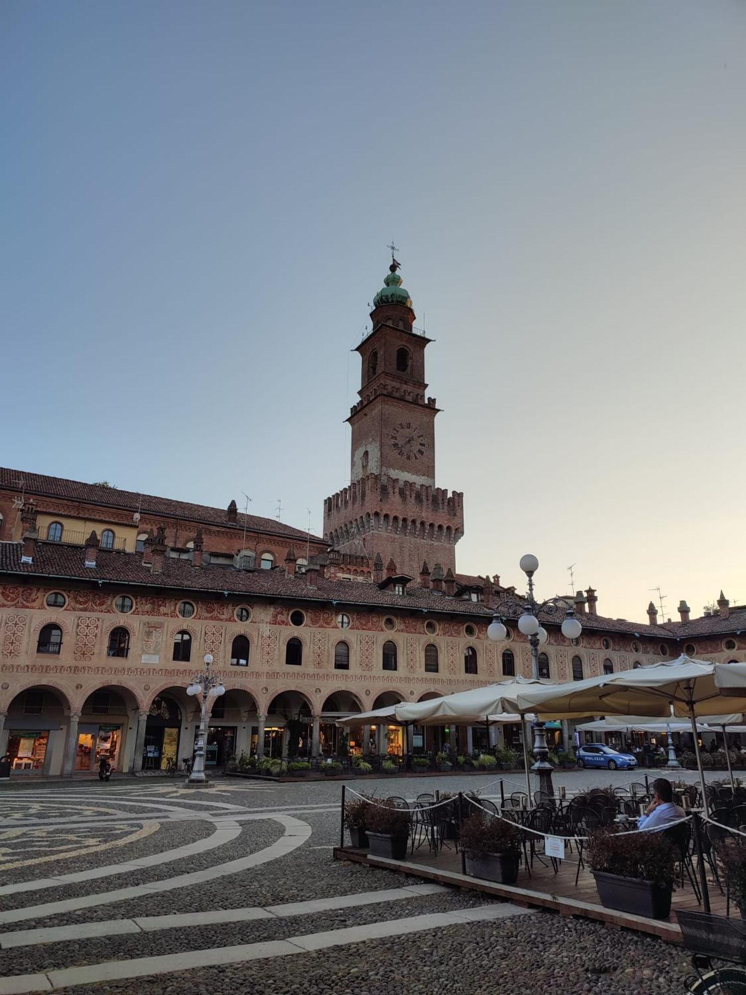 Appartamento Il Castello Delle Dame - Il Maschio Vigevano Esterno foto